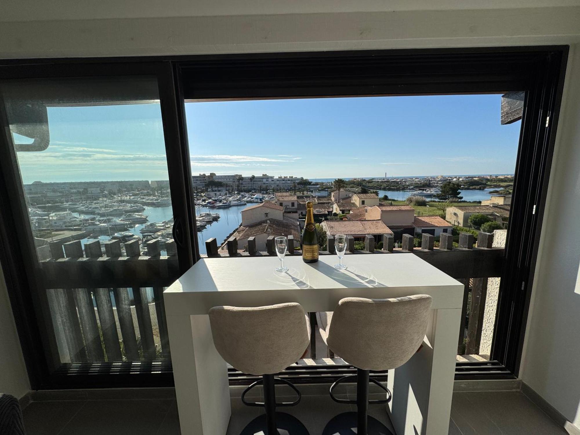 Appartement Résidence Port Venus -au Village Naturiste -avec Vue Sur Le Port Et La Agde