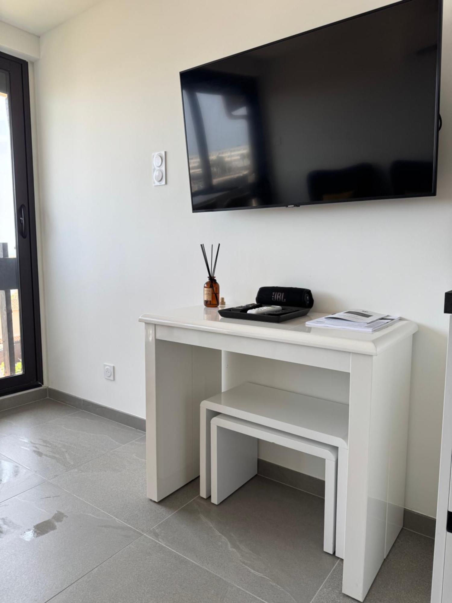 Résidence Port Venus -au Village Naturiste -avec Vue Sur Le Port Et La Appartement *
